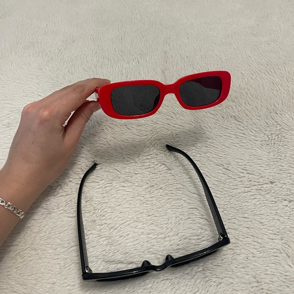 Sunglasses Pair 🖤🍒 - Picture 4 of 7
